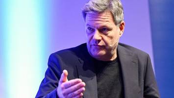 „In Richtung Legasthenie“: Habeck gesteht Rechtschreibschwäche